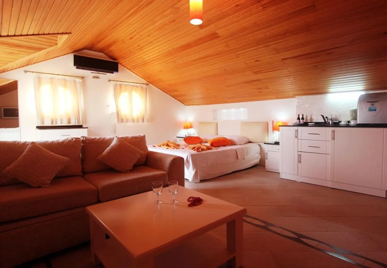 אולודניץ Golden Life Heights Deluxe Suite Hotel - Adult Only