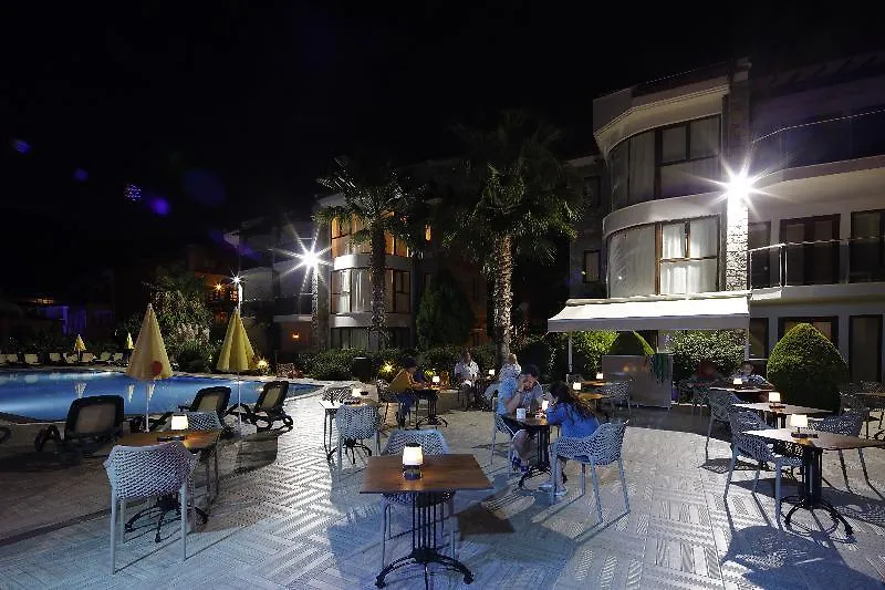 אולודניץ Golden Life Heights Deluxe Suite Hotel - Adult Only